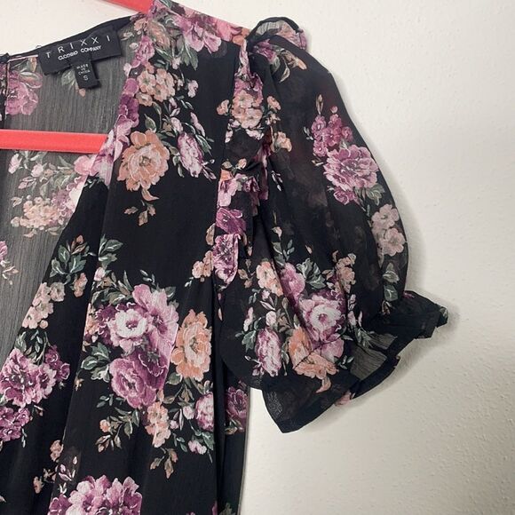 Floral Printed Deep V Flowy Mini Dress - Picture 9 of 14